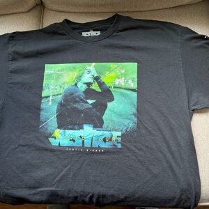 Justin Bieber Black 2022 Tour Graphic Tee - Men’s Crewneck Shirt